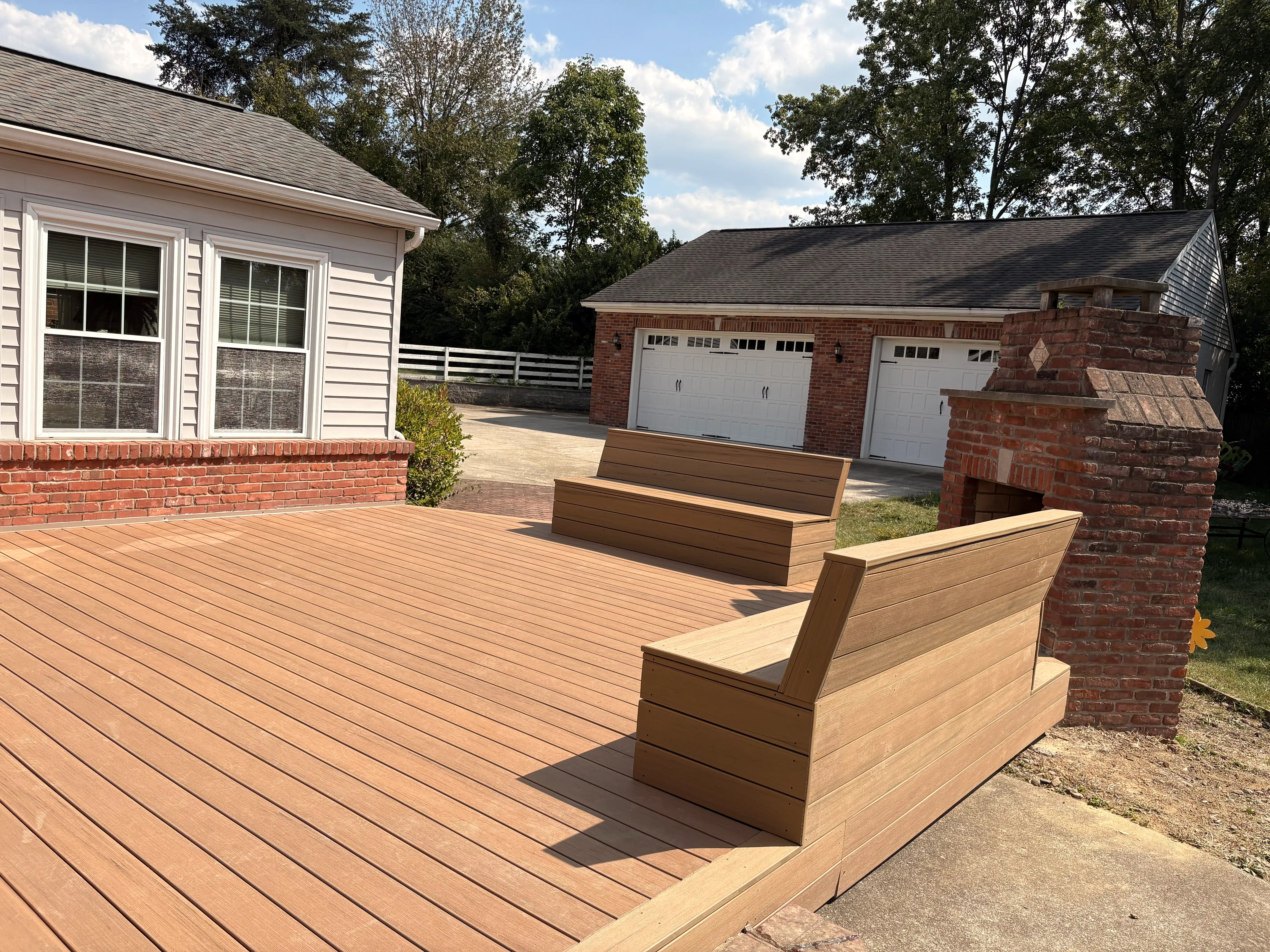 Custom deck design Louisville