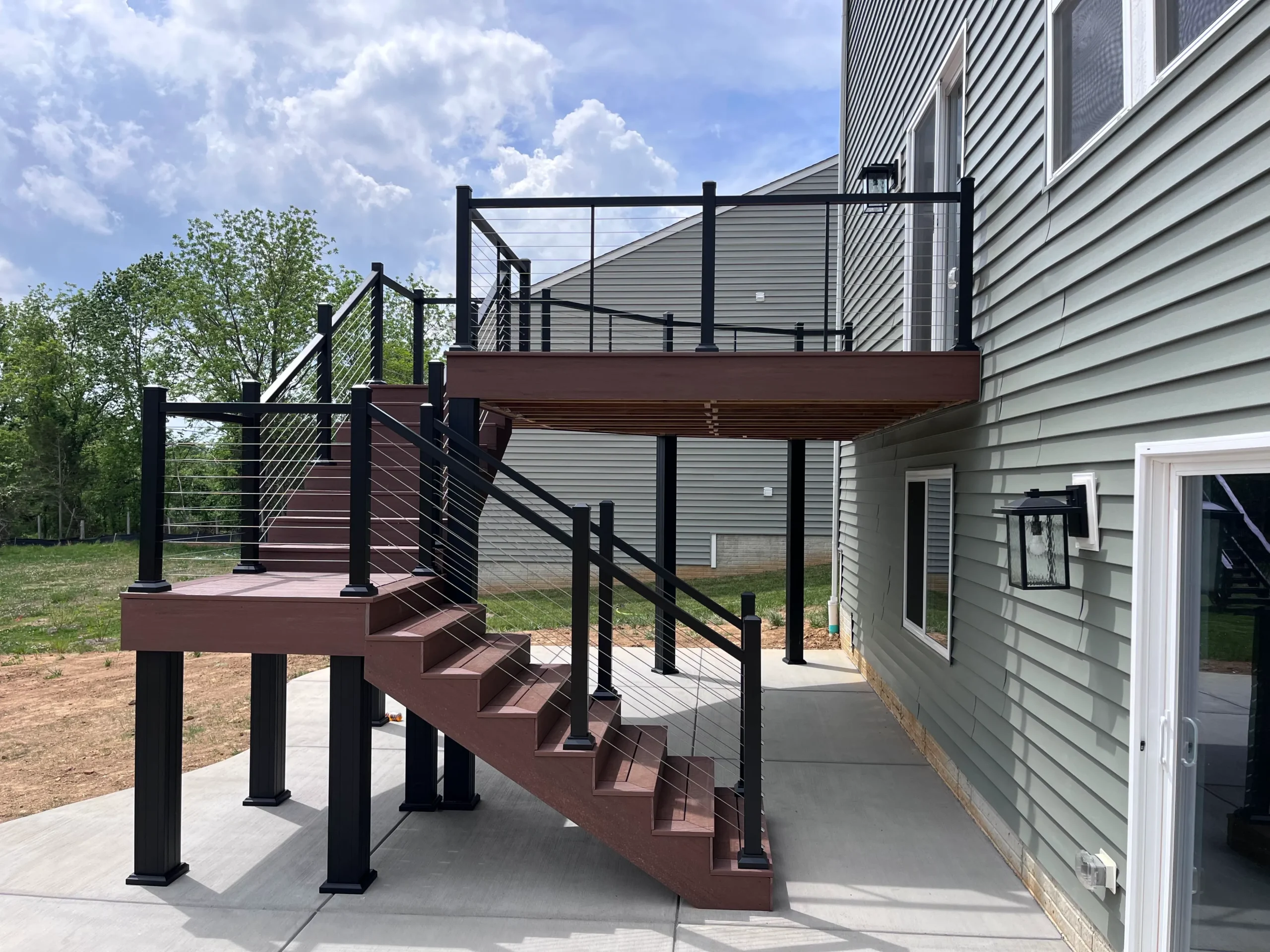 Shelbyville deck builder constructing wooden framing